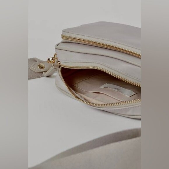 Small Shoulder Bag - Picture 3 of 15